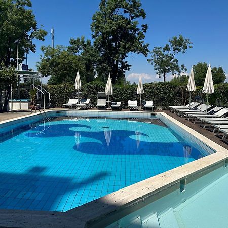 Hotel President リド・ディ・イエゾロ エクステリア 写真